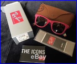 Ray Ban Wayfarers Special Series by Matt Moore, boite, etui comme neuf. AUTHENTIC
